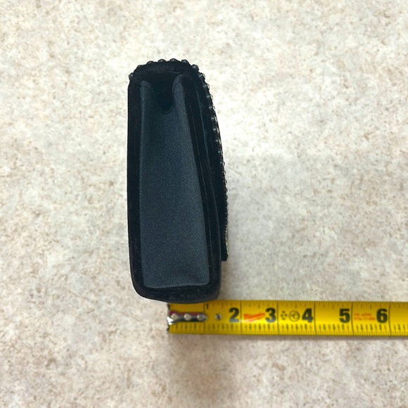 BNWT MAGID BLACK VELVET & CRYSTAL TRIM EVENING PURSE WITH STRAP OR CLUTCH STYLE - Picture 7 of 9